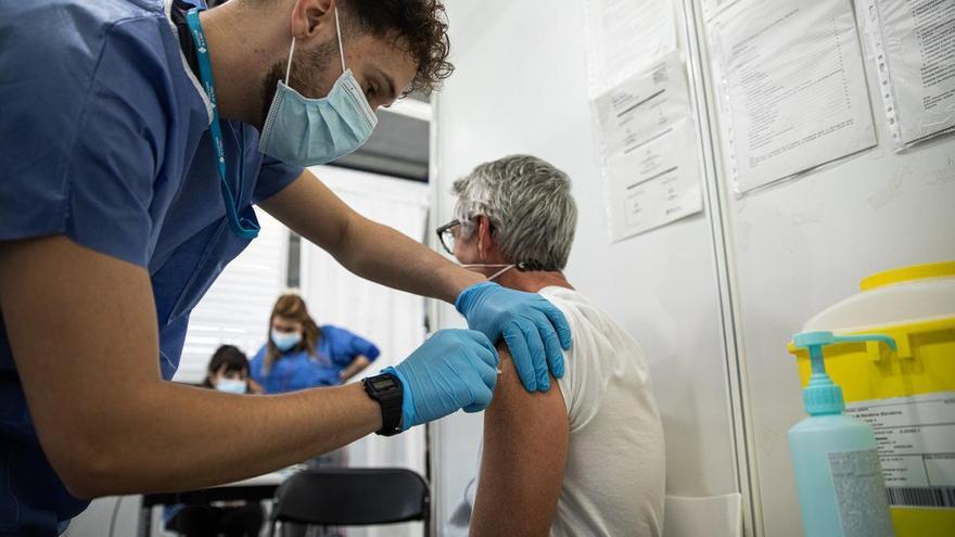 La Covid repunta i Sanitat recomana una cinquena dosi de la vacuna als majors de 60 anys