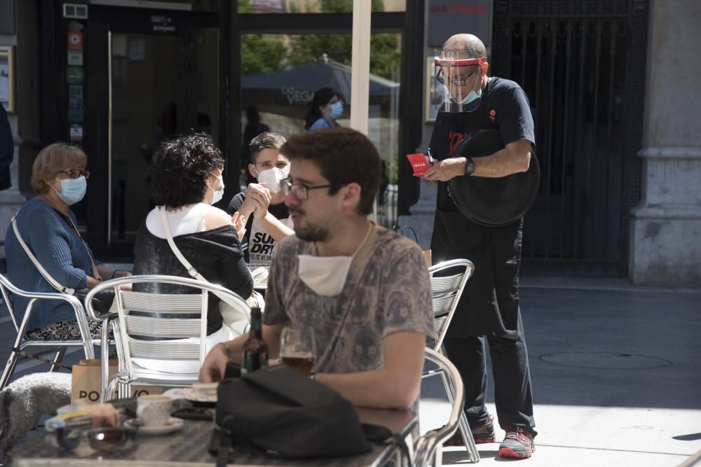 Obertura de comerços i terrasses a Manresa el primer dia de la fase 1