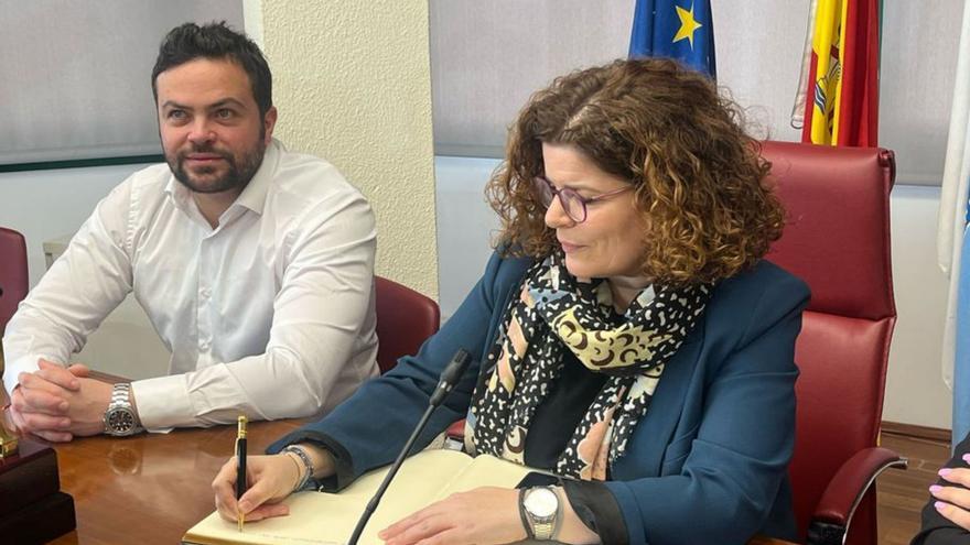 Juan Manuel Rodríguez y María Rivas, durante la reunión. | LOC