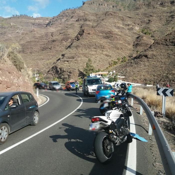 Un motorista fallece en la GC-200 en Mogán tras chocar con un turismo