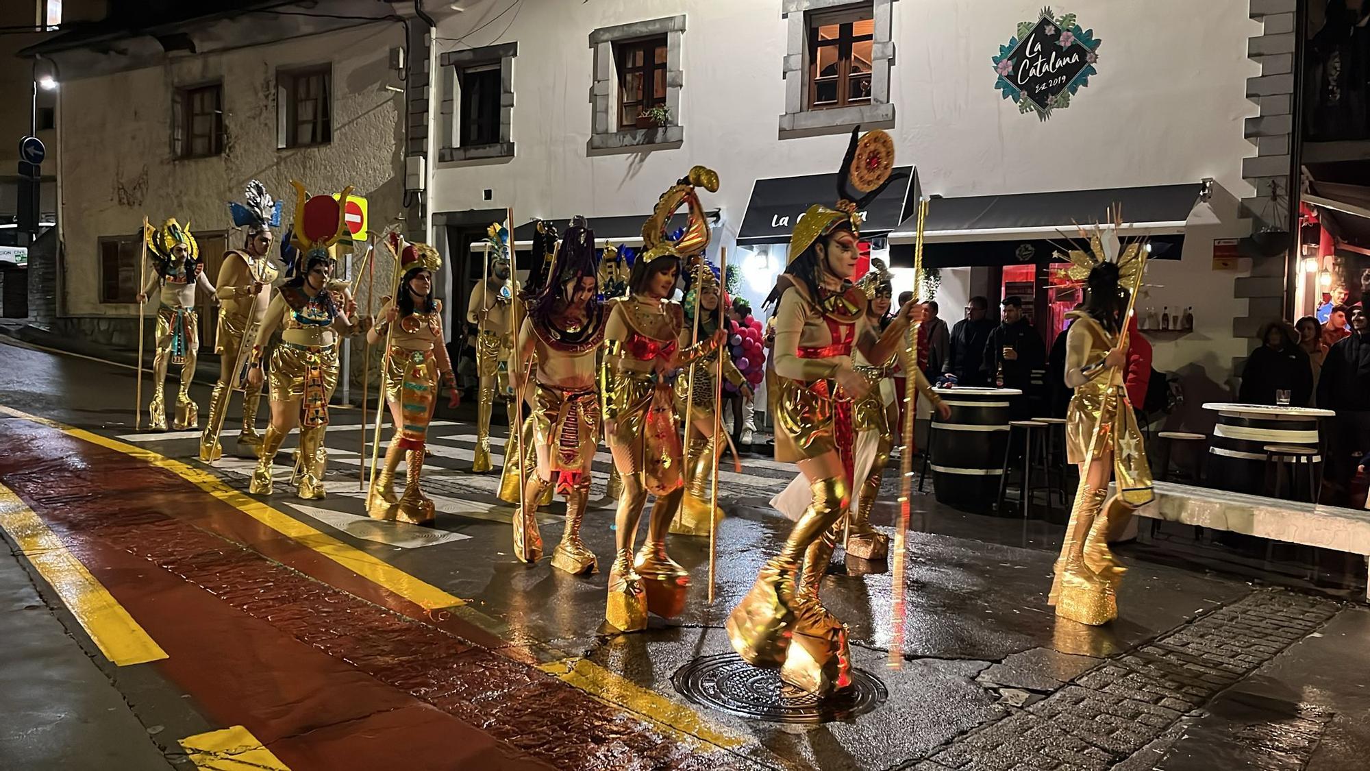 En imágenes: Así fue el multitudinario desfile de Carnaval en Luarca