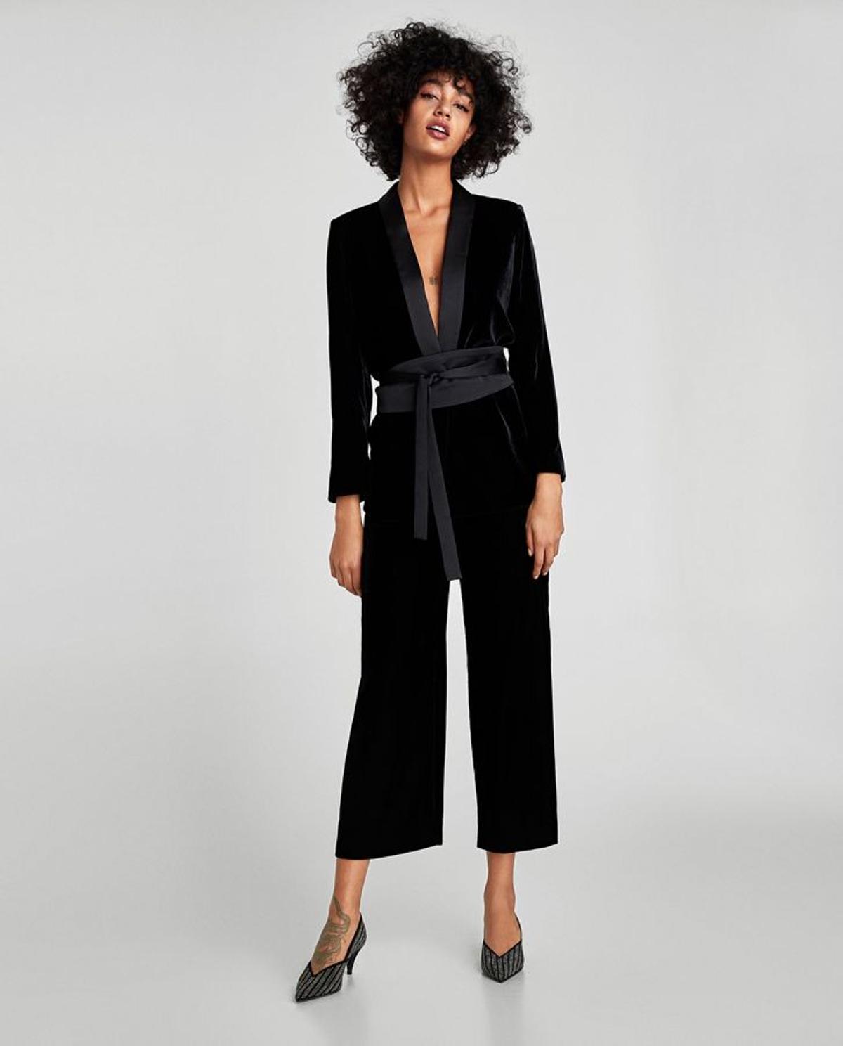 Colección de fiesta de Zara: look de terciopelo