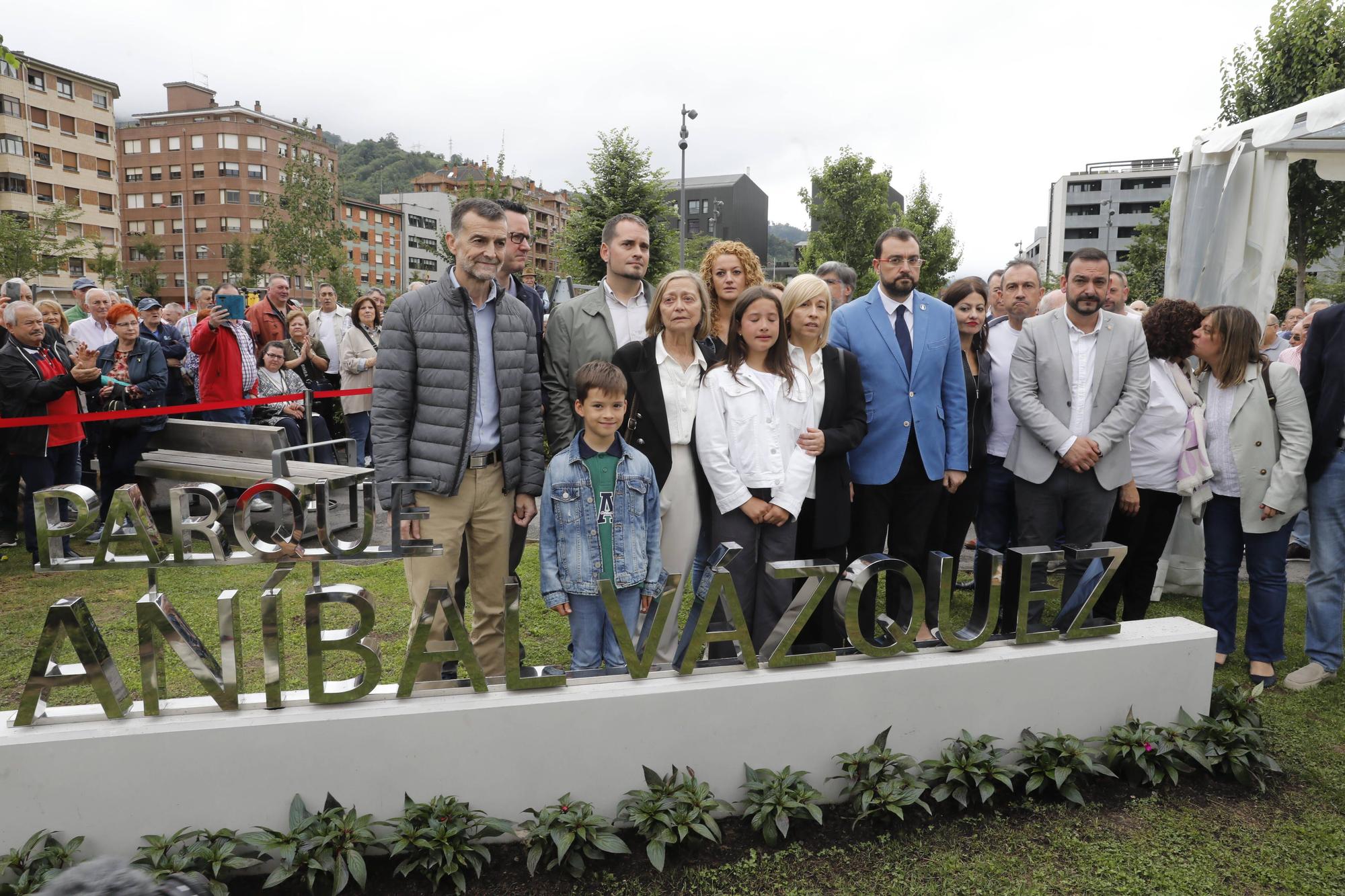 El nuevo parque de La Mayacina ya lleva el nombre Aníbal Vázquez en Mieres.