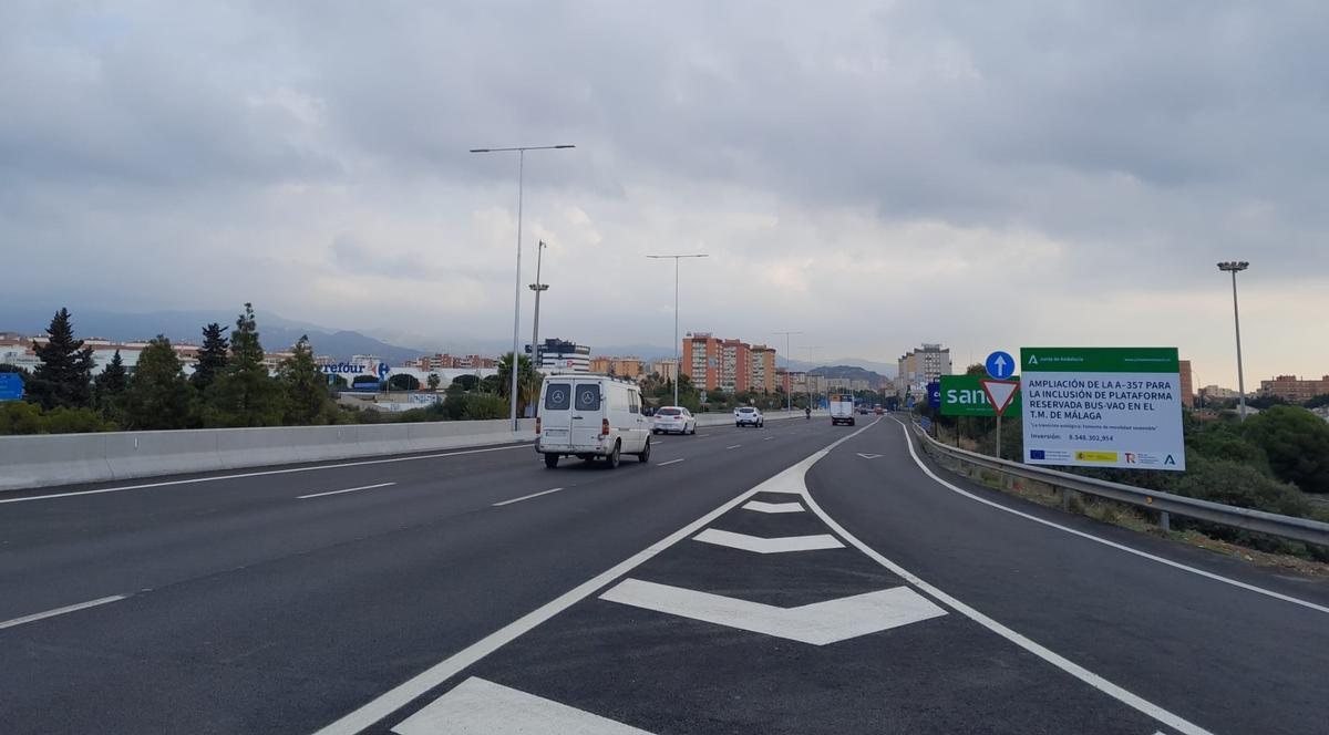 Otra imagen de la carretera con el carril ya abierto.