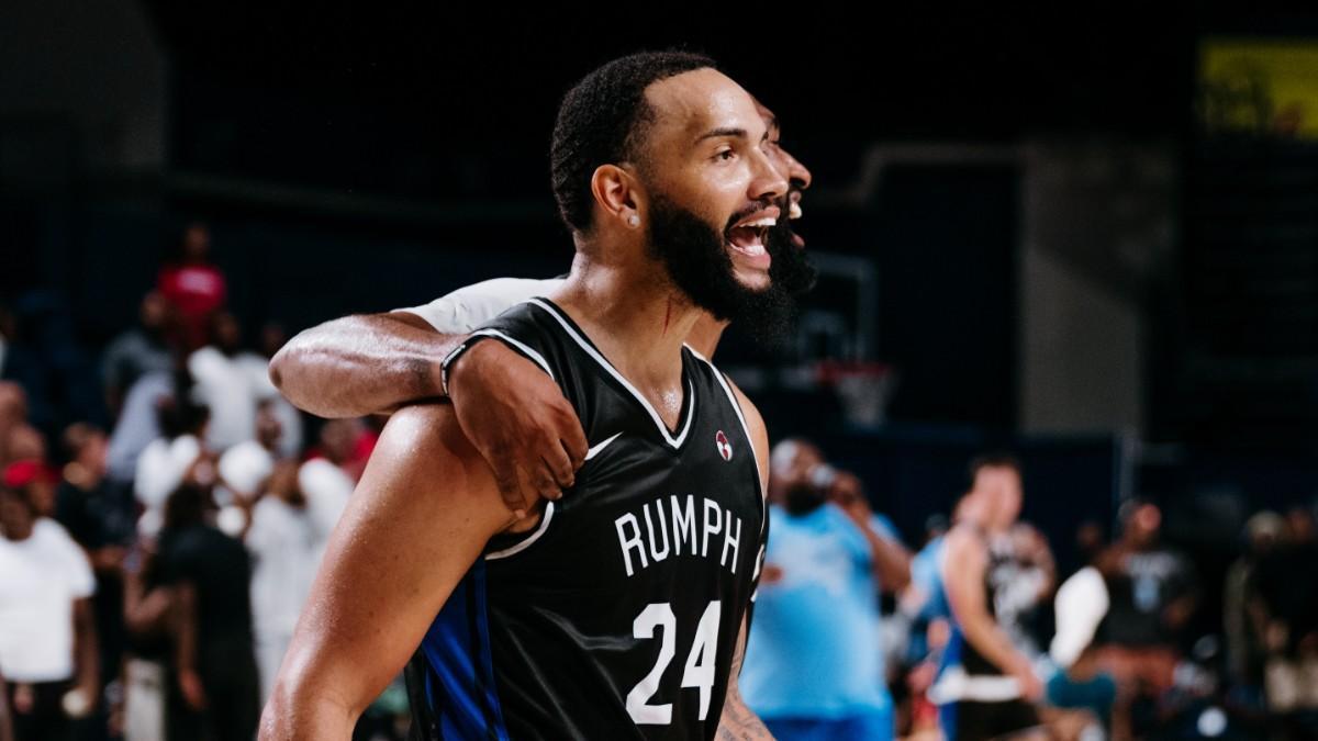 Tyrese Martin se exhibe junto al exazulgrana Myles Cale antes de incorporarse al Barça