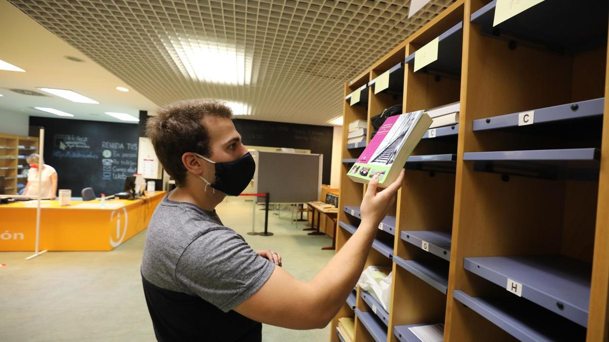 Biblioteca en la UMH, en imagen de archivo