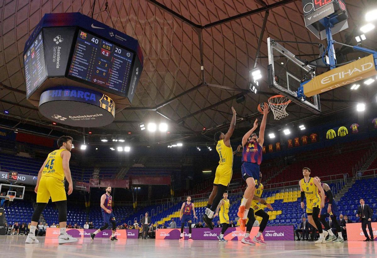 Shengelia liquida el Maccabi en un Palau sense públic