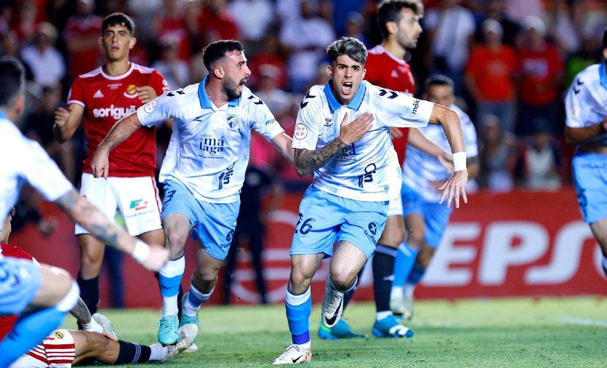 Antoñito Cordero celebra su histórico gol ante el Nástic.
