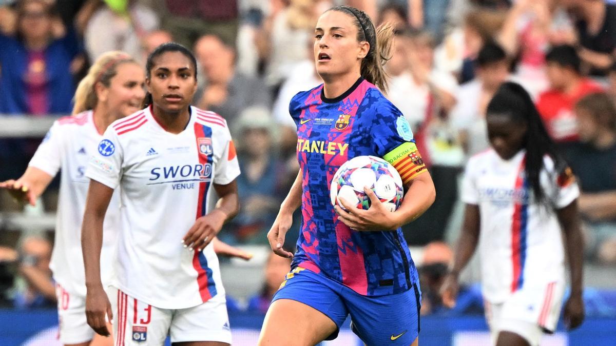 Soccer Football - Women's Champions League Final - FC Barcelona v Olympique Lyonnais - Allianz Stadium, Turin, Italy - May 21, 2022 FC Barcelona's Alexia Putellas celebrates scoring their first goal REUTERS/Alberto Lingria