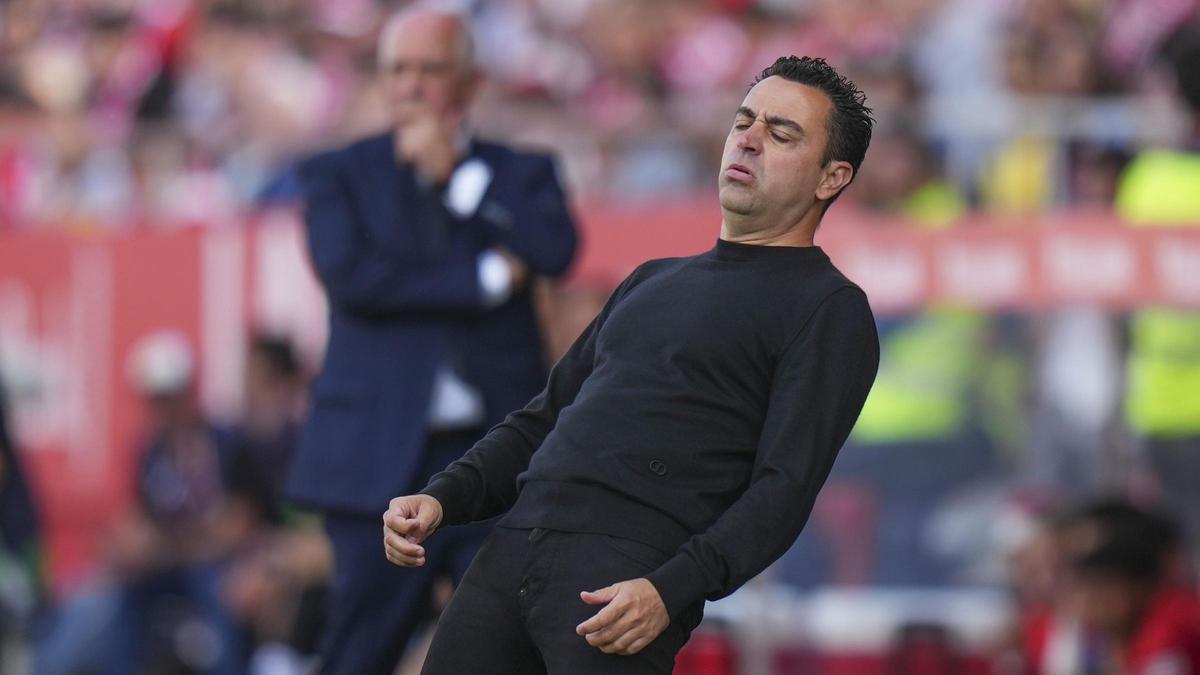 Xavi se lamenta durante el Girona-Barça.