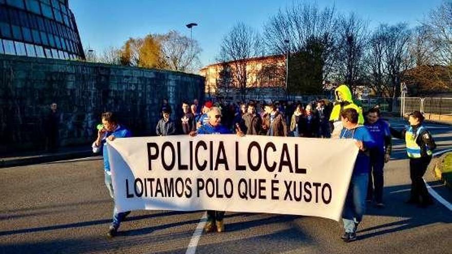 Cabecera de la protesta que recorrió Pontevedra. // R.V.