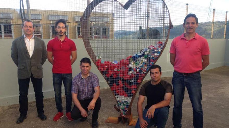 Primer corazón de tapones solidarios