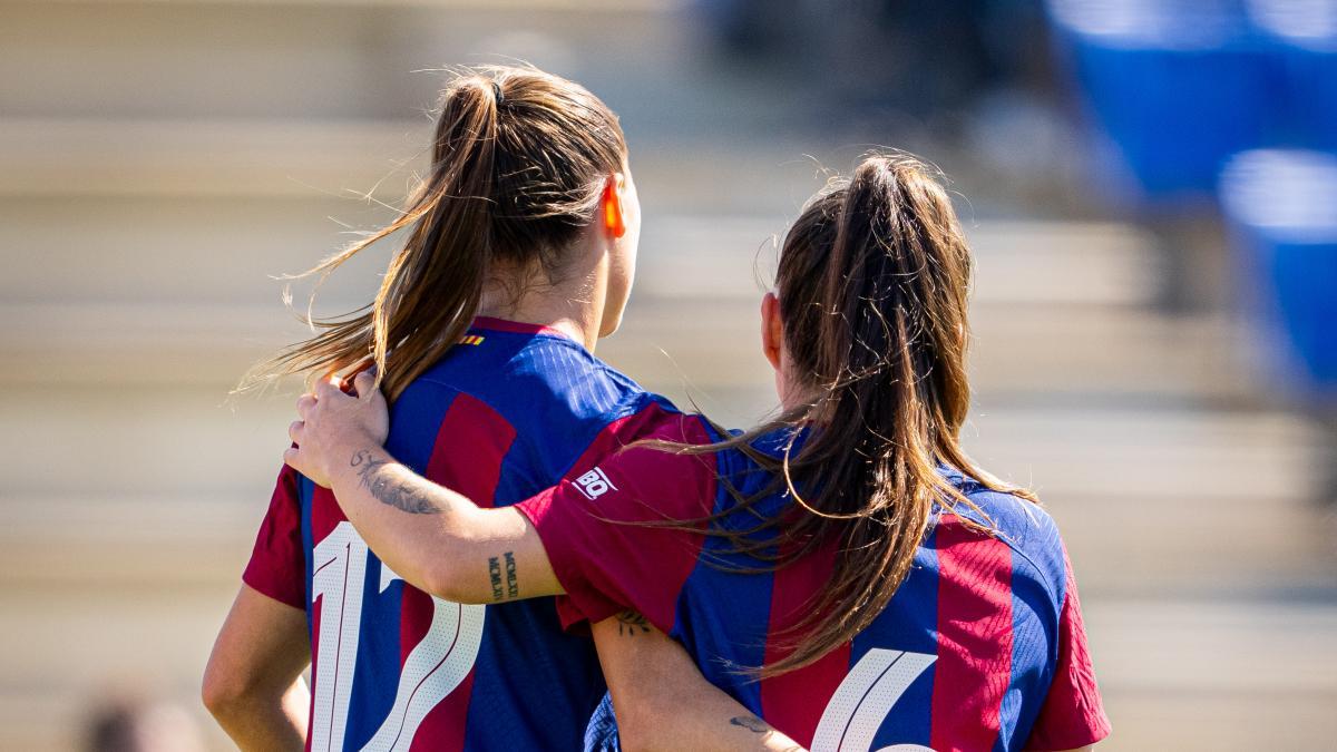 Patri Guijarro y Claudia Pina en el amistoso de preparación contra Paraguay