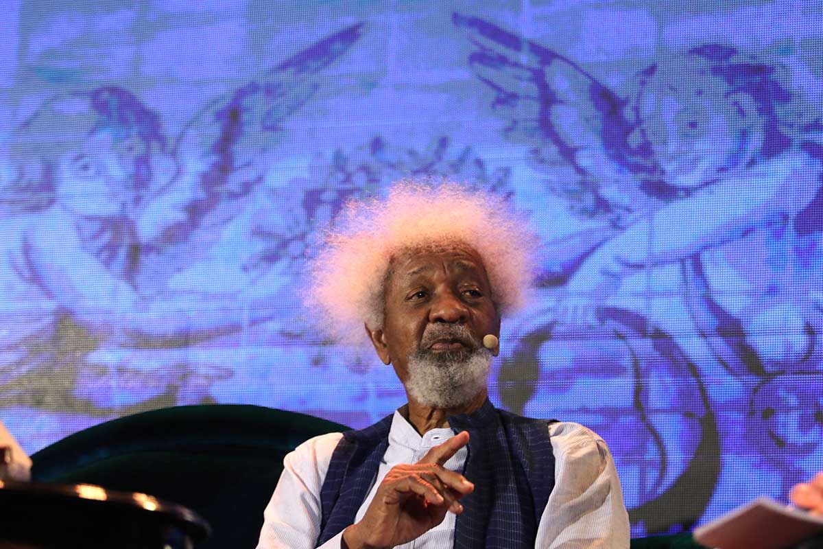 El nobel Wole Soyinka en Cosmopoética 2021