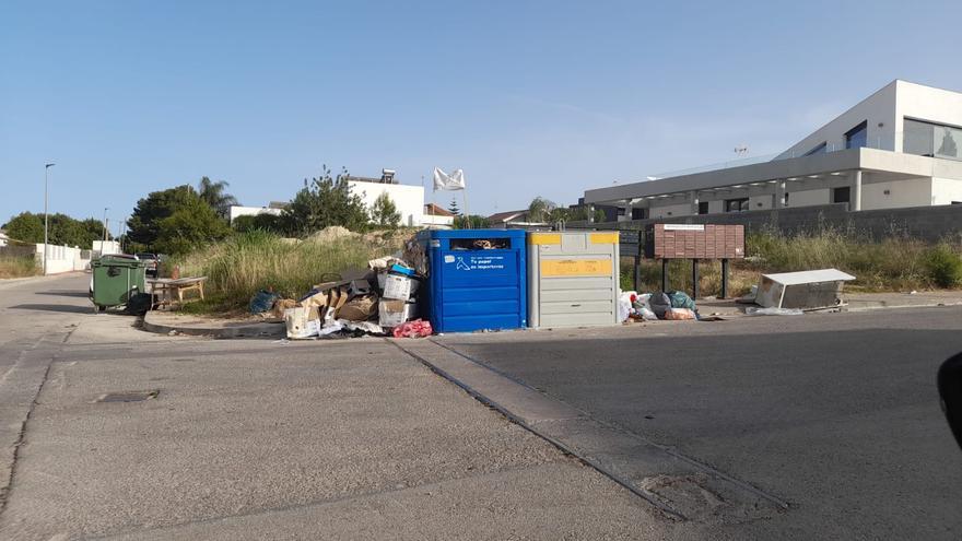 Los residentes de la urbanización Montesano de Bétera estallan contra la suciedad: &quot;Solo pedimos los servicios mínimos&quot;