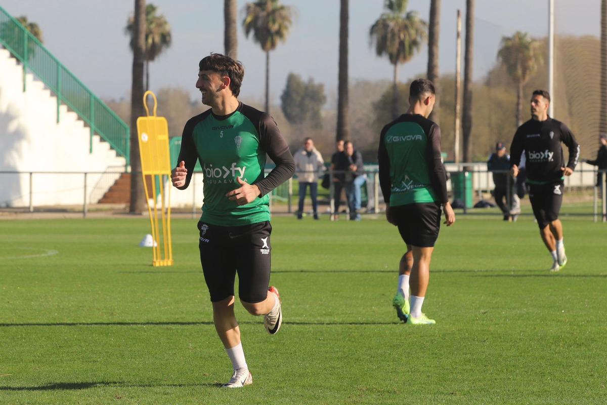 Adri Castellano, sonriente en un entrenamiento en la Ciudad Deportiva.