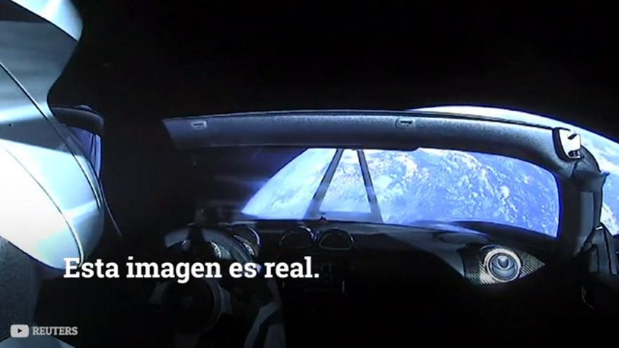 Así viajan el Tesla y el 'astronauta' Starman por el espacio