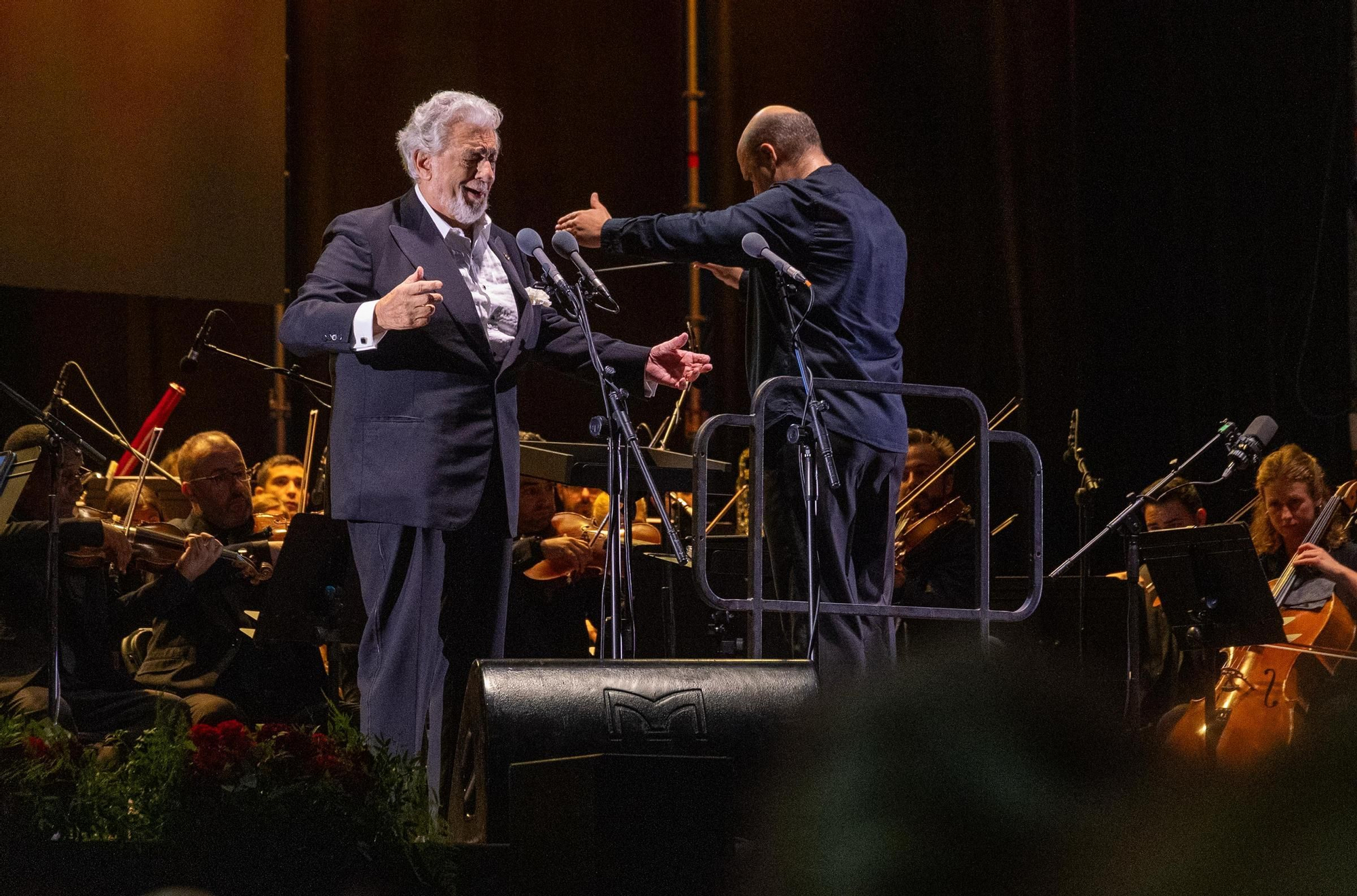 Plácido Domingo llena de ópera el Muelle 12 de Alicante