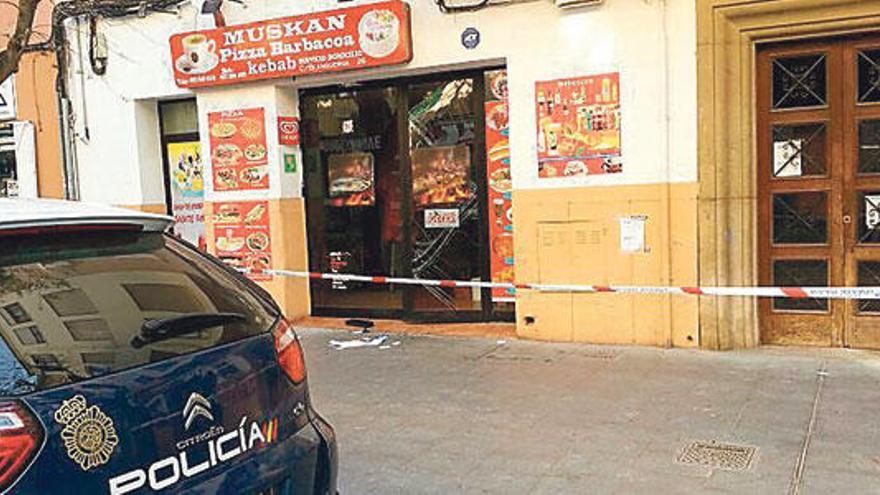 Bar de la calle Blanquerna donde se cometió el robo.