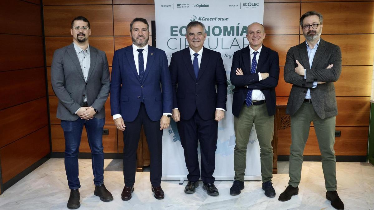 Los participantes de la mesa de expertos, de izquierda a derecha: José Antonio Sánchez, Miguel López Abad, Juan María Vázquez, Longinos Marín y Rafael Serrano.
