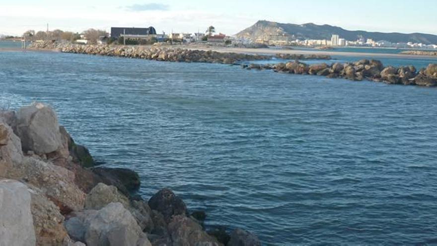 Cullera draga l&#039;Estany para mejorar la calidad del agua