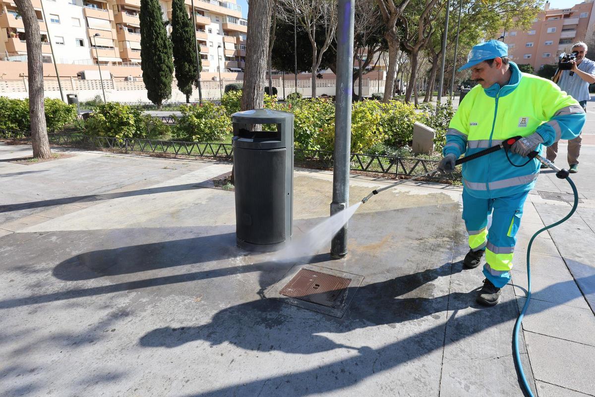 Galería: el Ayuntamiento de Ibiza presenta nueva maquinaria de limpieza viaria