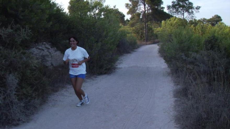 Tramo de la carrera que se realiza por el bosque.