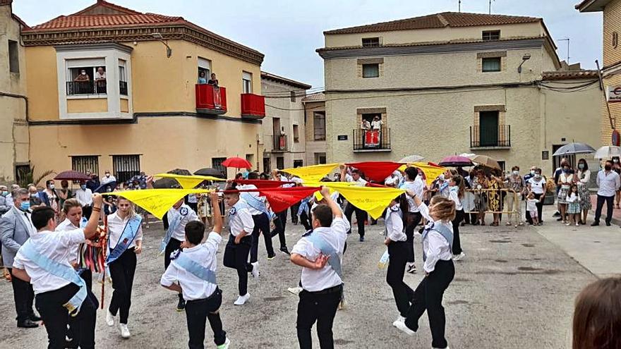 Después de dos años, los danzantes volvieron a la plaza.  | SERVICIO ESPECIAL