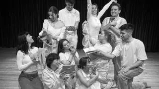 Los alumnos de la Escuela Municipal de Teatro de Zaragoza celebran el final del curso