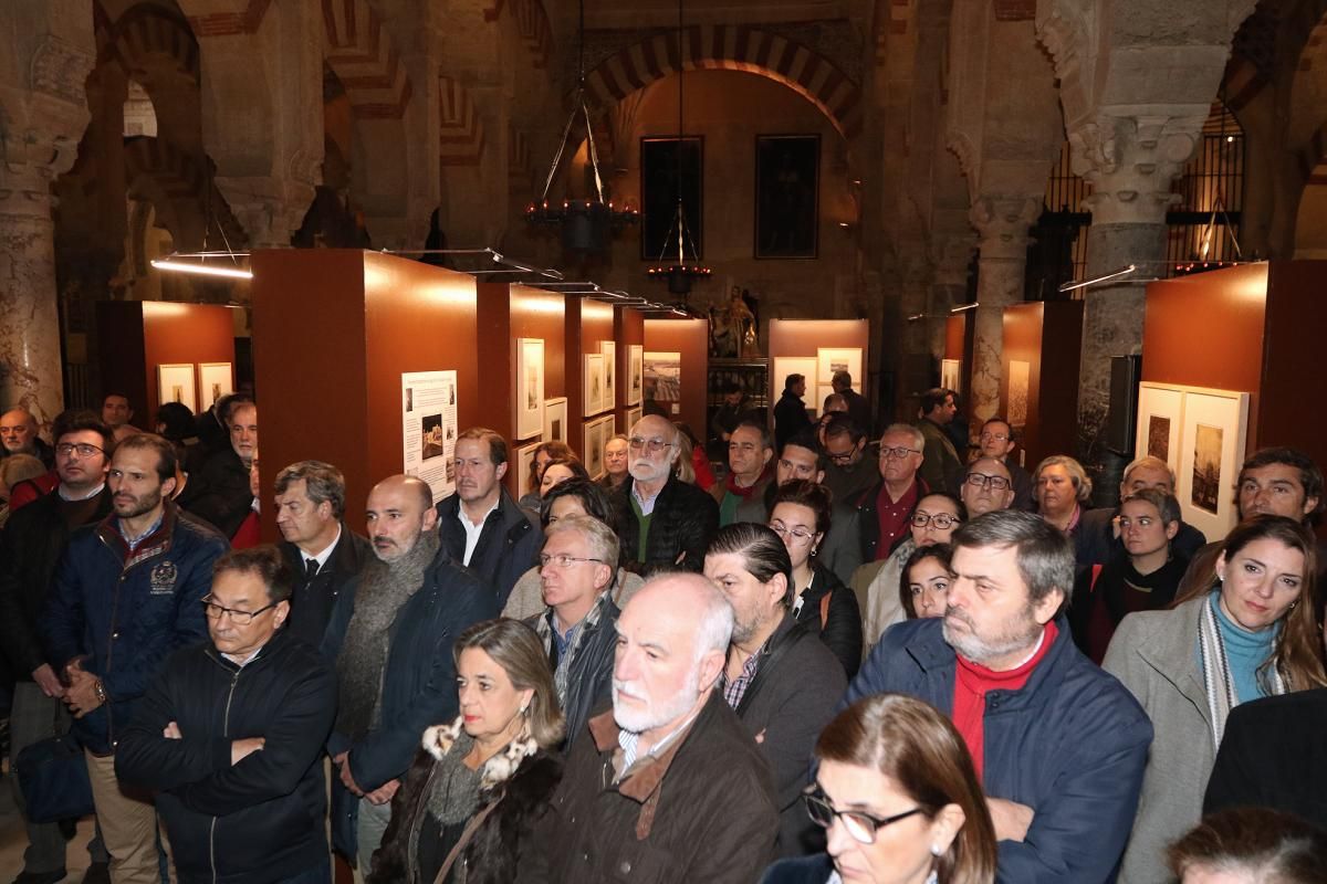 La Mezquita-Catedral exhibe 60 fotos incunables de la historia del monumento