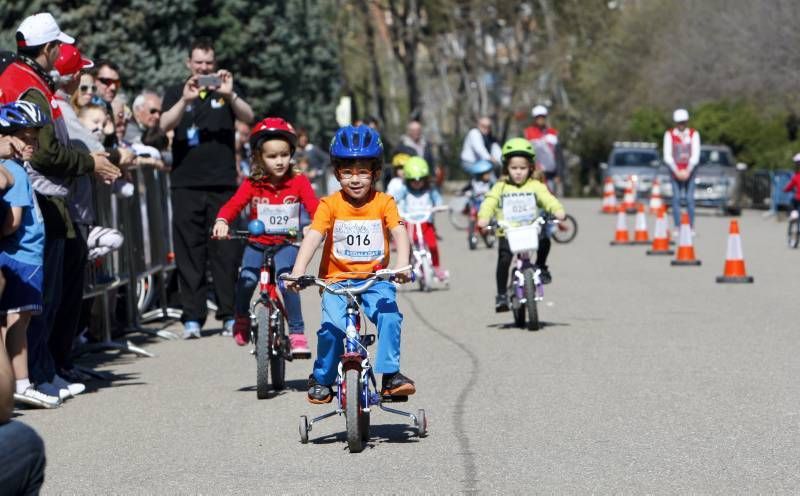 Fotogalería de la charla de Alberto Contador a niños en Zaragoza