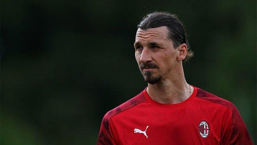 El Milan confirma que la lesión de Ibrahimovic es solo muscular