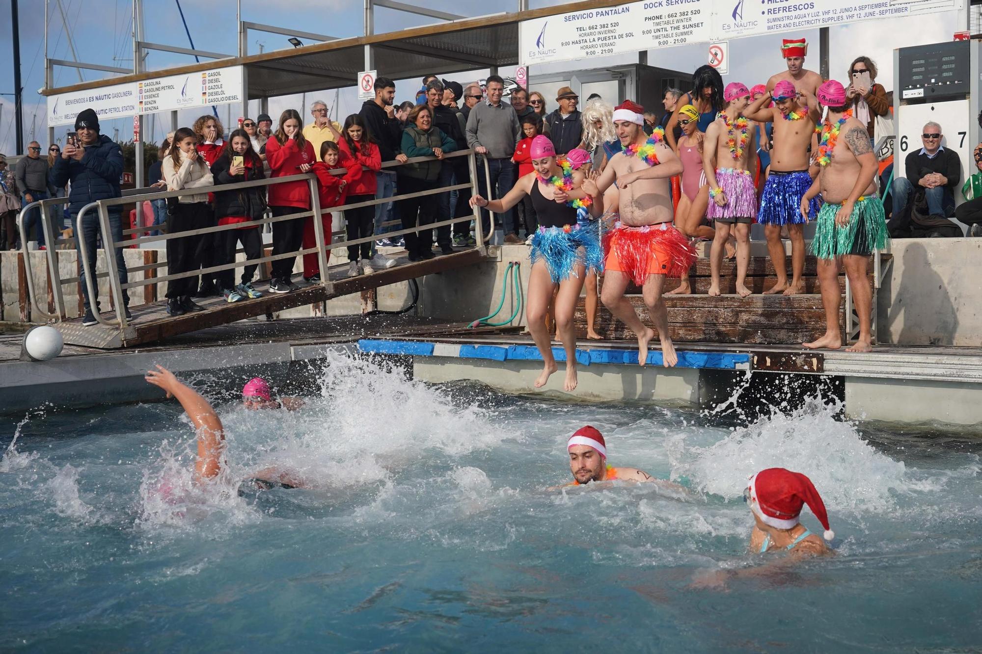 Todas las imágenes de la Copa de Nadal de natación en Ibiza