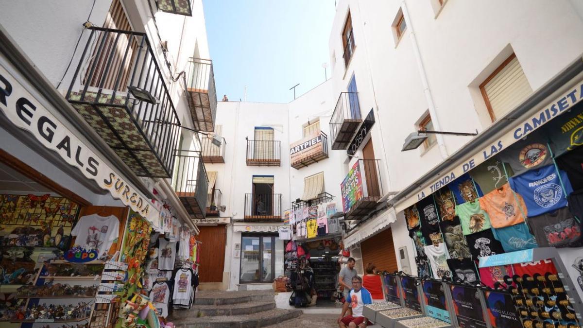 Galería de fotos: En venta una casa en el casco antiguo de Peñíscola por 180.000 euros