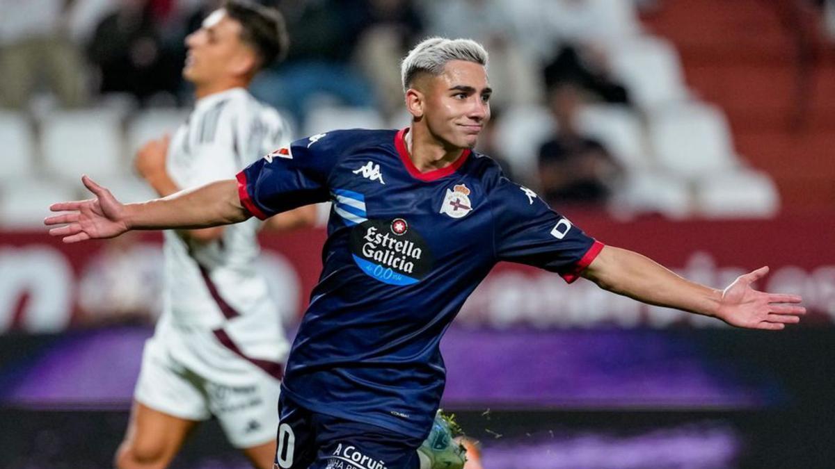 Yeremay Hernández celebra su último gol ante el Albacete. | // LOF