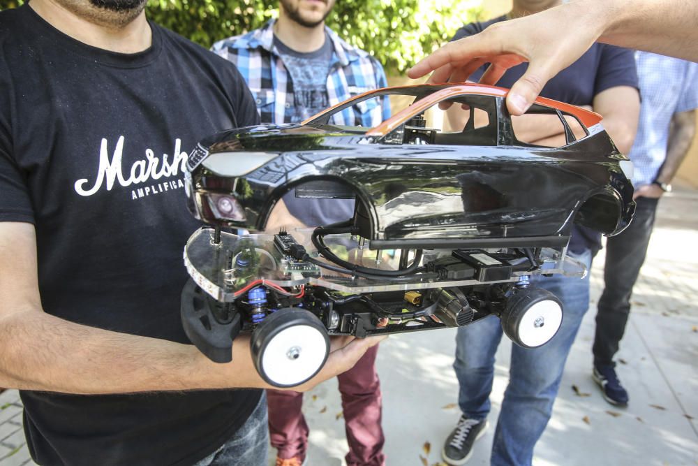 Alumnos de Robótica diseñan un prototipo para Seat