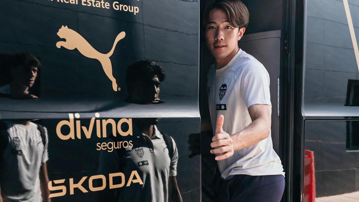 El Valencia CF parte al 'stage' de pretemporada en Girona