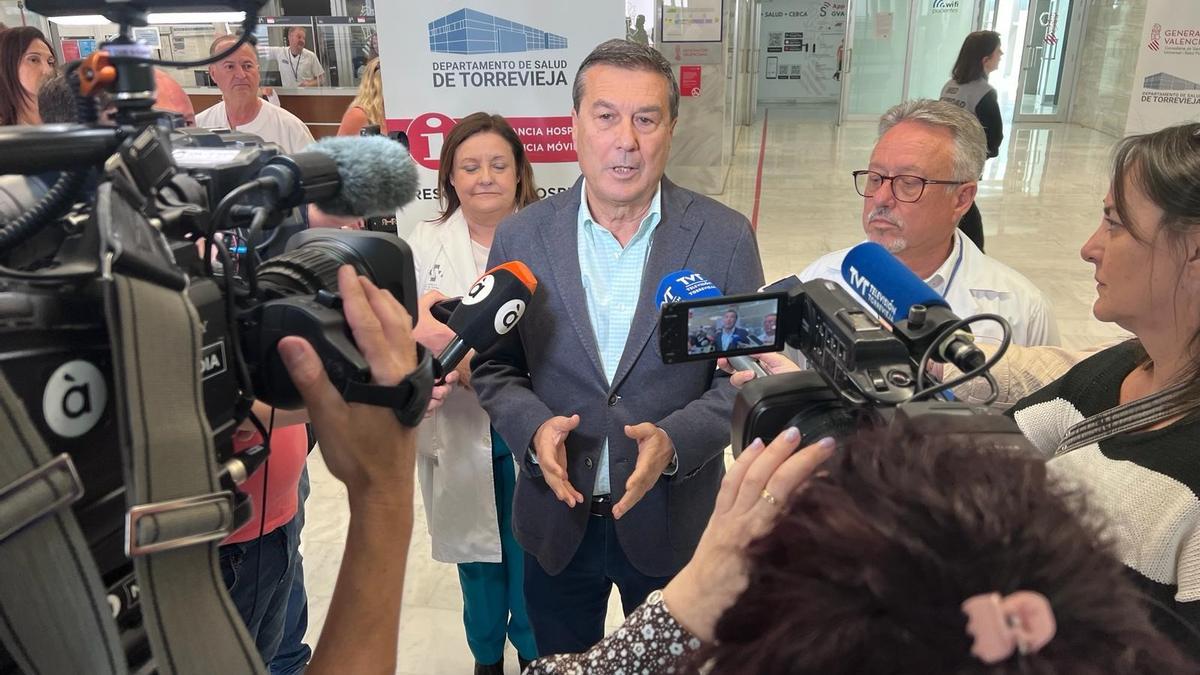 Marcano Gómez en su visita a Torrevieja donde explicó el plan contra las plazas de difícil cobertura