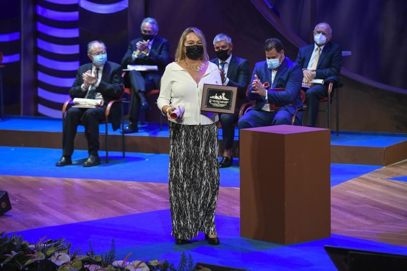 Acto de entrega de honores y distinciones del Cabildo.