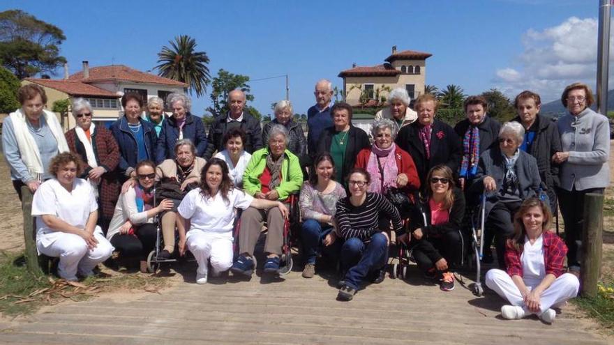 Visita a La Isla de los usuarios del centro de día de Benia