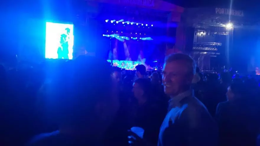El presidente de la Xunta, Alfonso Rueda, en el concierto de Xoel López en el PortAmérica.