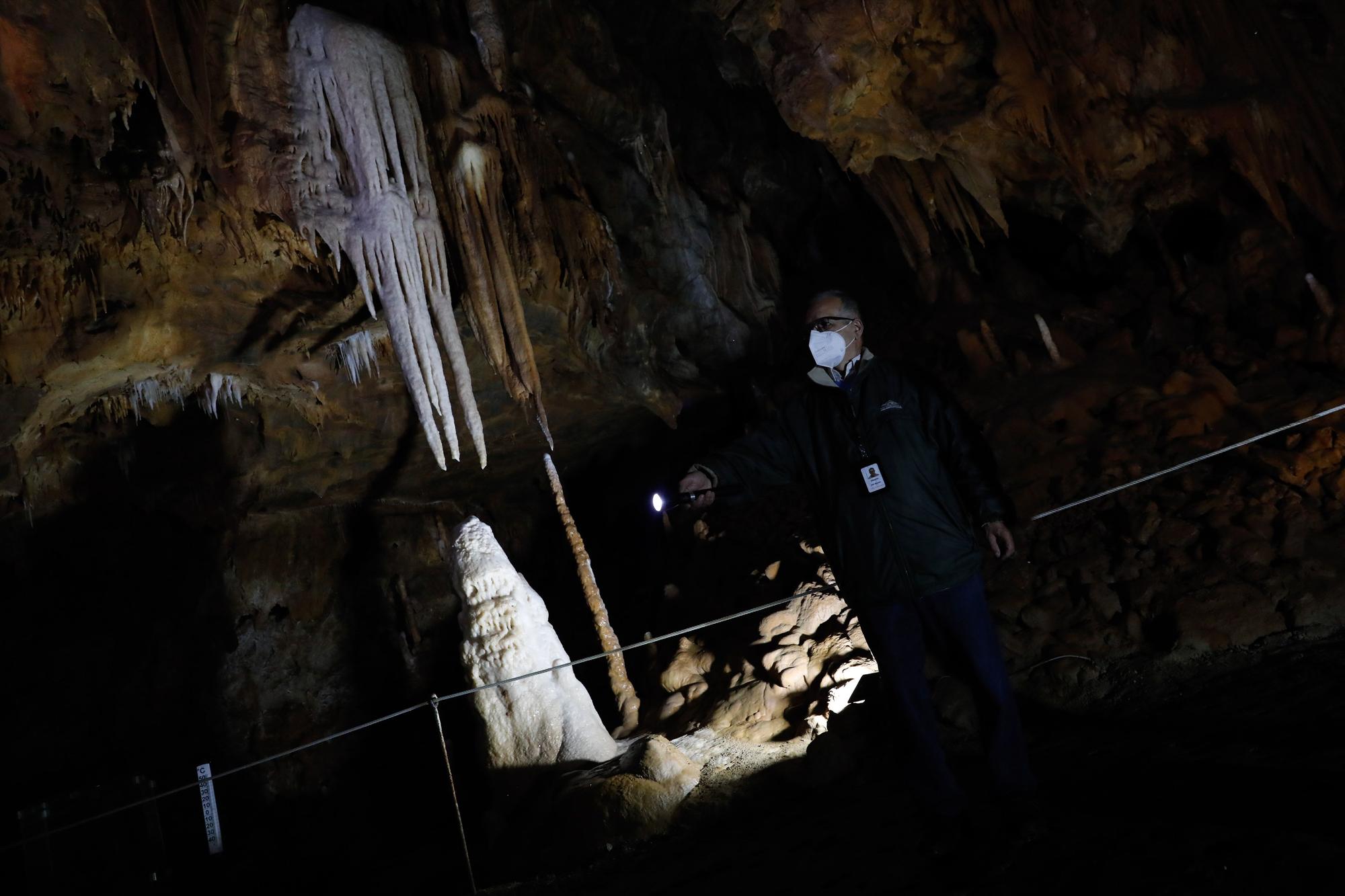 El tesoro de Arbedales, la gruta desconocida de Pillarno, en Castrillón