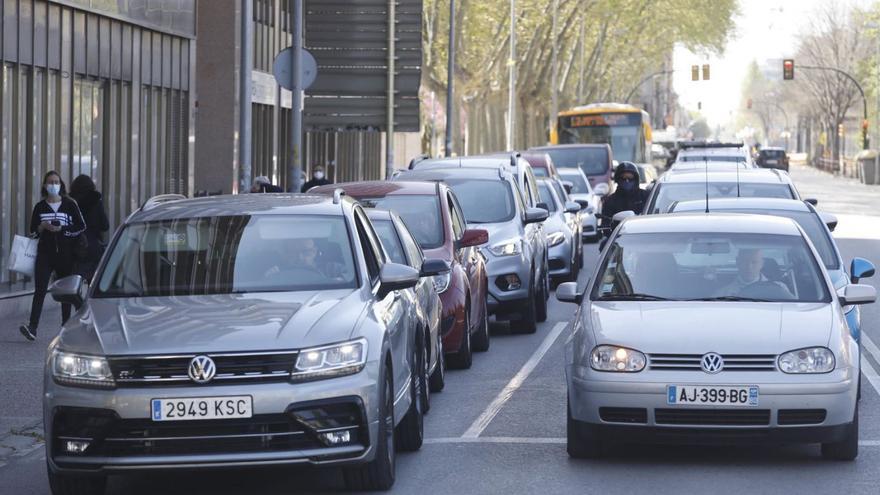 A Girona hi ha gairebé set vehicles de motor per cada 10 persones