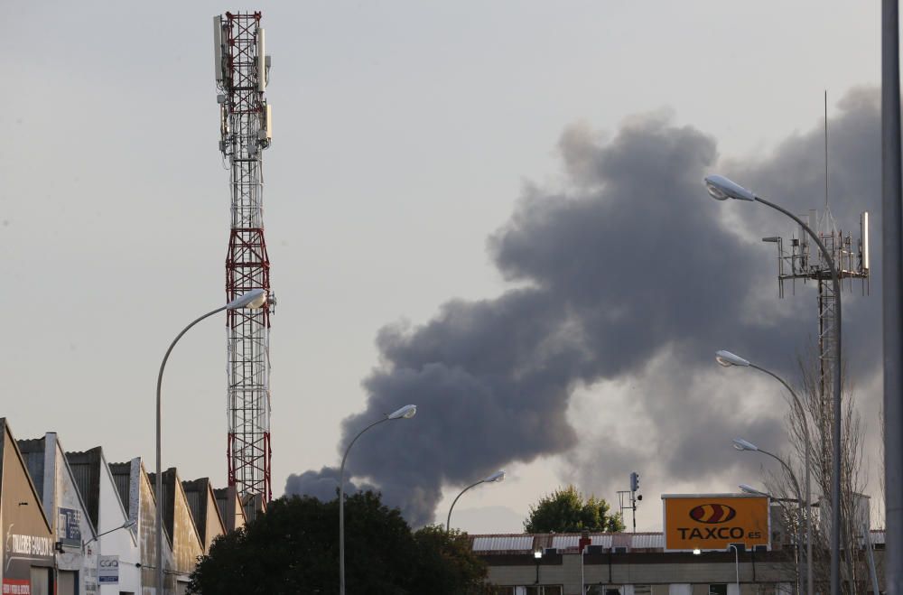 Incendio en un antiguo taller de FGV de Torrent