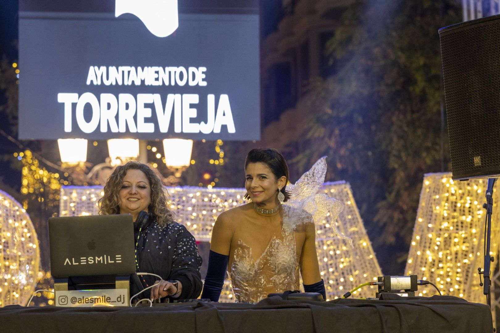 Así se celebró Nochevieja y la entrada de 2024 plaza de la Constitución de Torrevieja