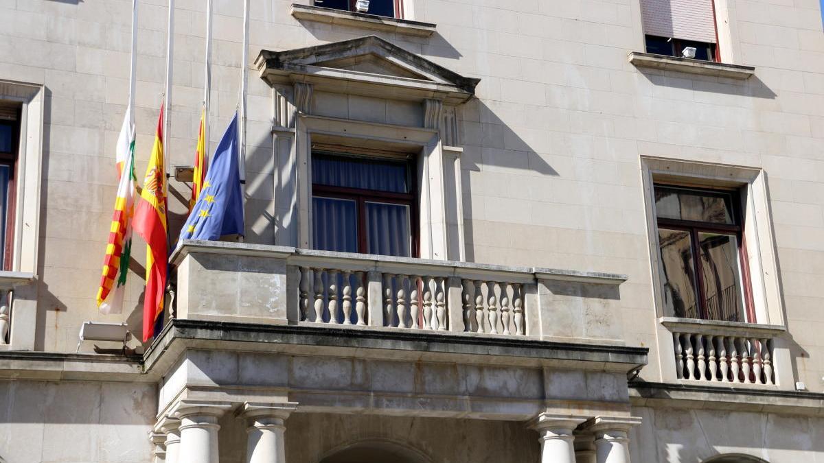 L&#039;alcaldessa defensa l&#039;estalvi de més de 230.000 euros que suposa aquest canvi de gestió.