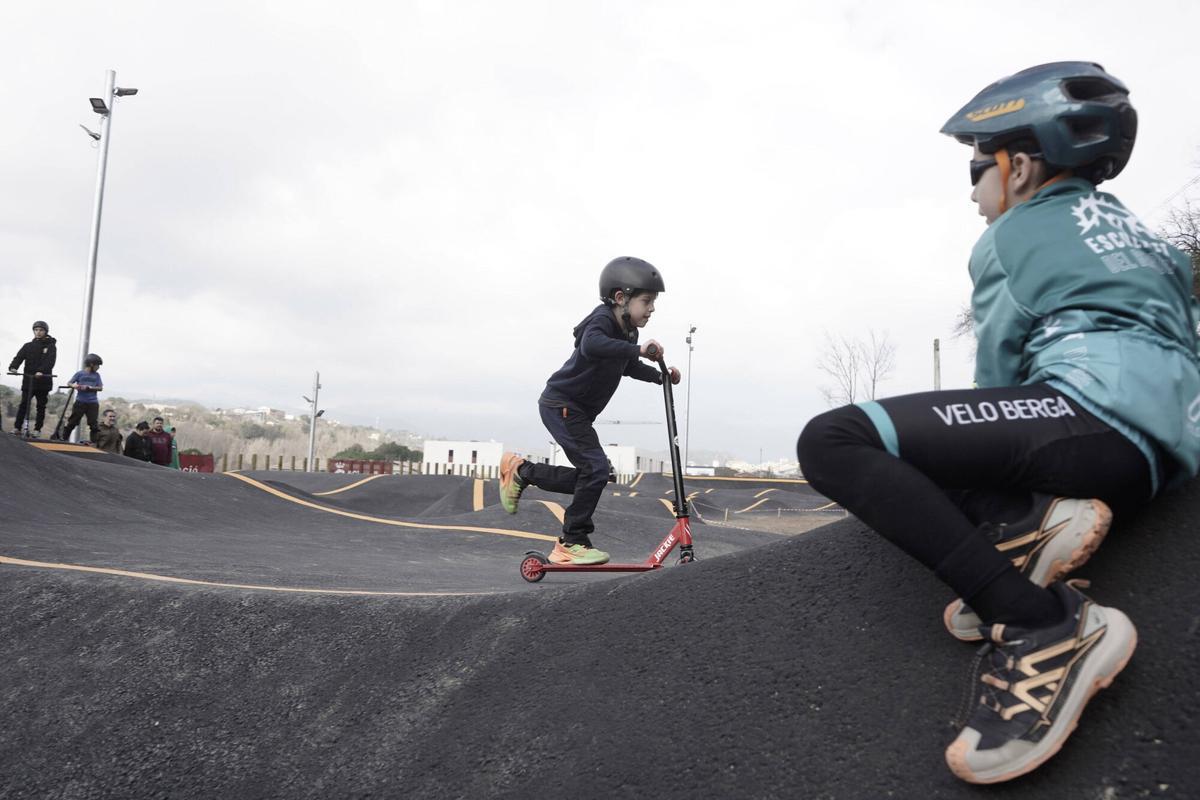 Imatge de l'acte inaugural de la nova pista de pump track de Gironella, en imatges
