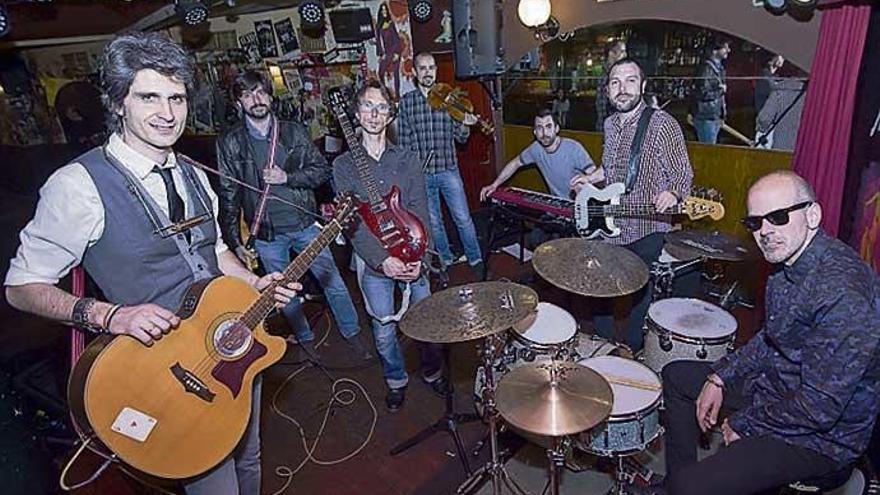 En Casa del Herrero, en un ensayo ayer en la Mardi Gras.