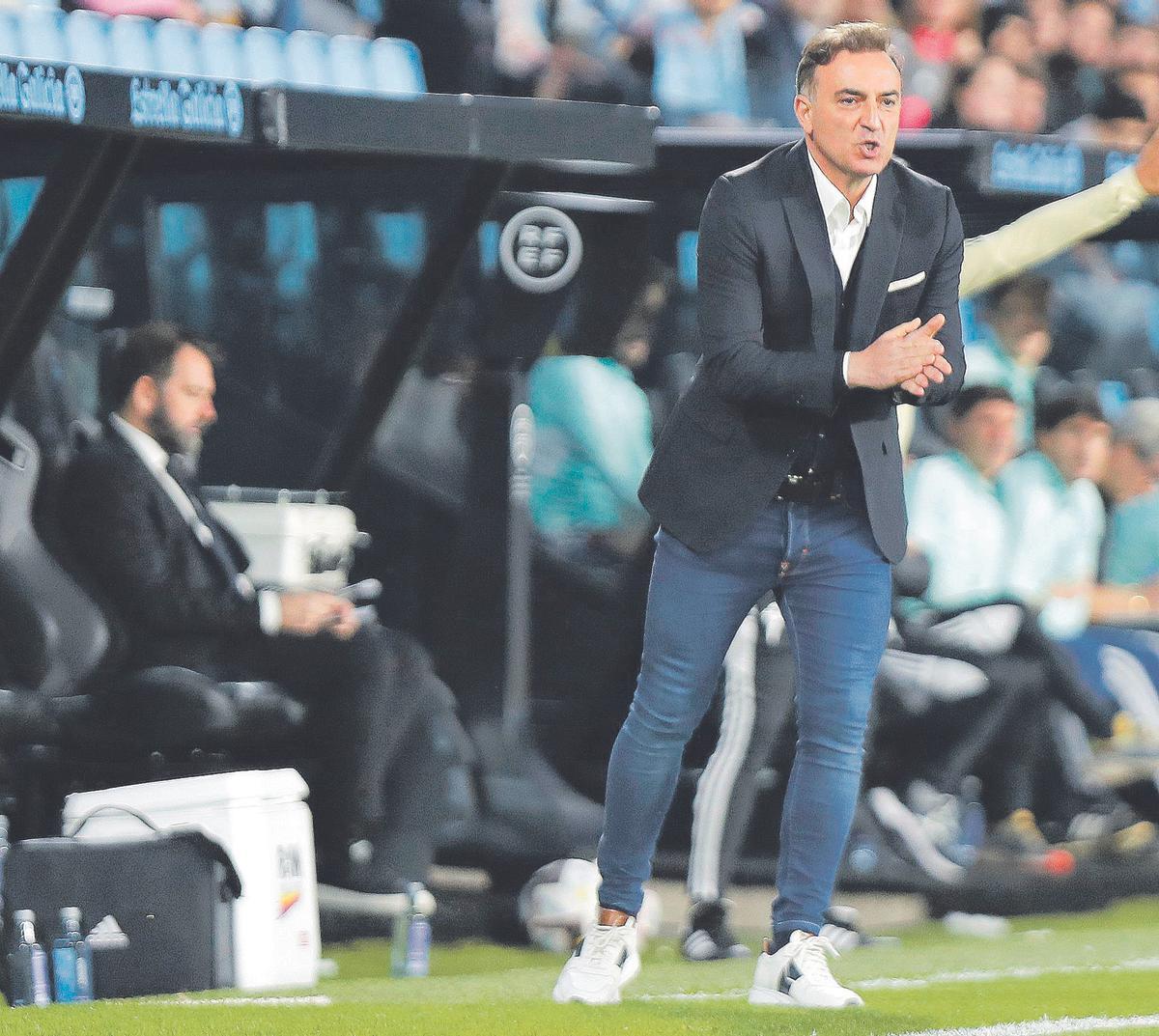 Carvalhal, el día de su estreno en Vigo ante el Osasuna.