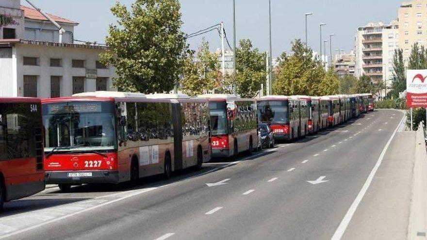 Paros de casi el 90% entre los conductores del bus urbano